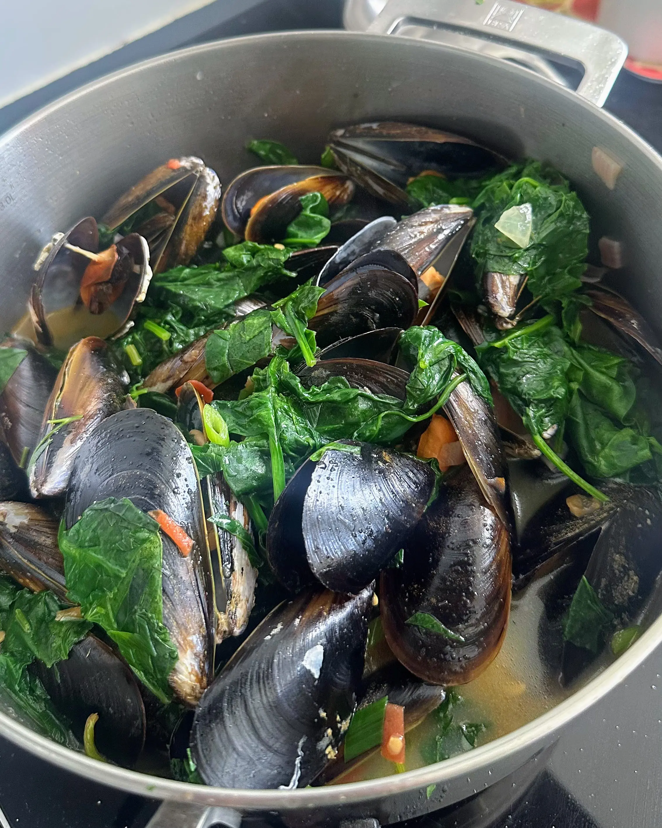 Tinolang tahong with a clear, hot broth
