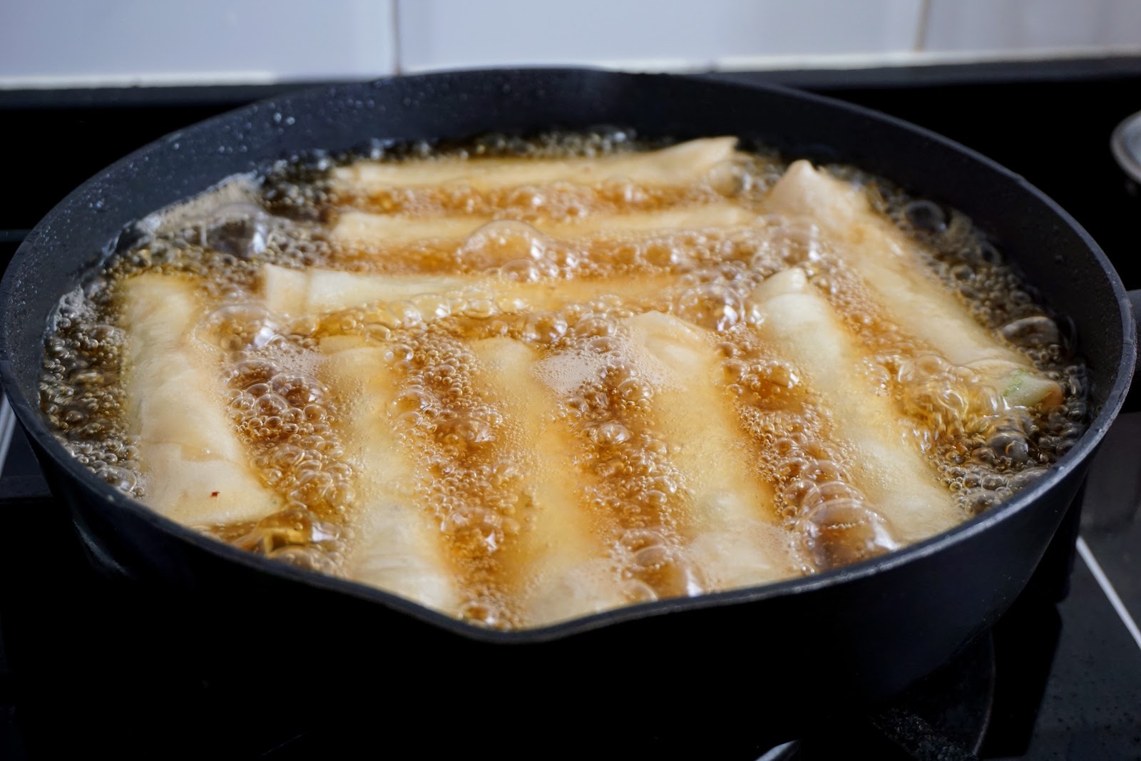 Frying lumpia