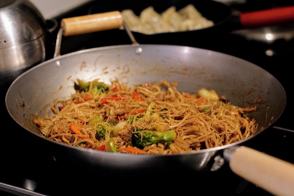 Pancit on the wok